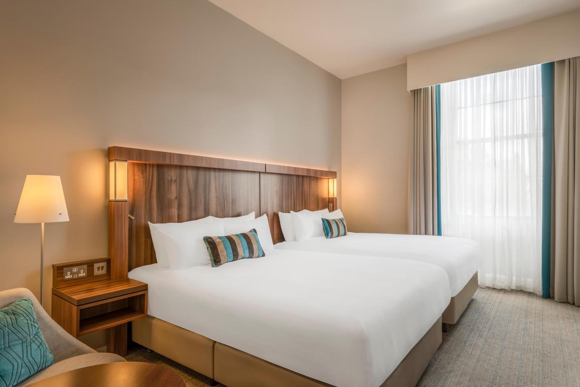 Courtyard By Marriott 4* EDI